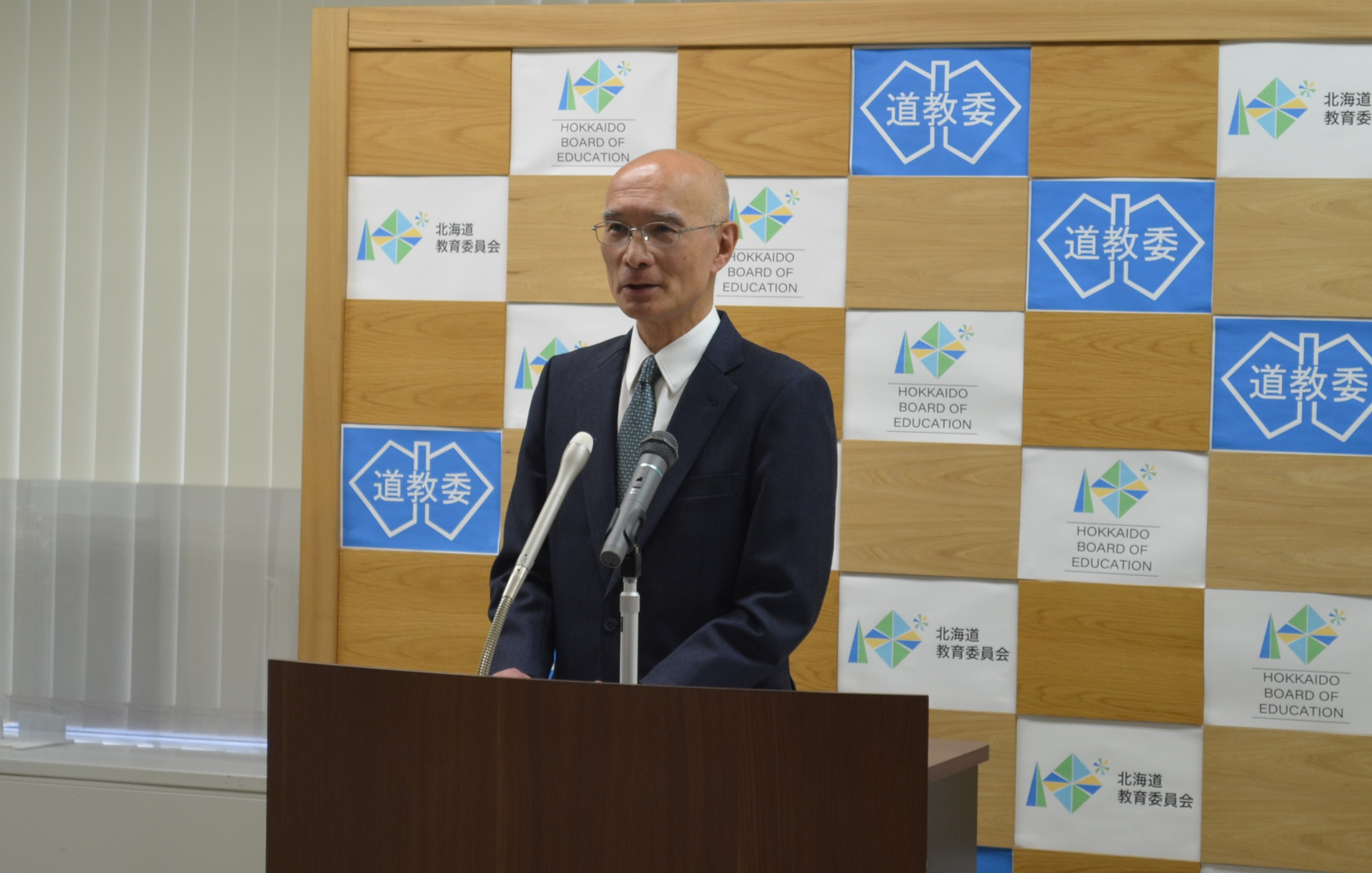 退任記者会見.jpg