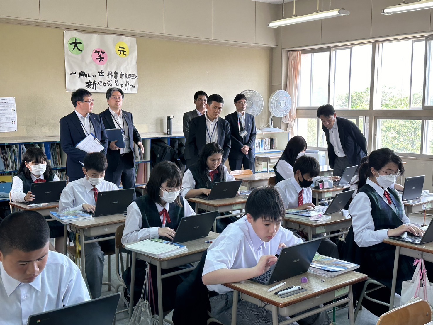 稚内市立潮見が丘中(授業).jpg