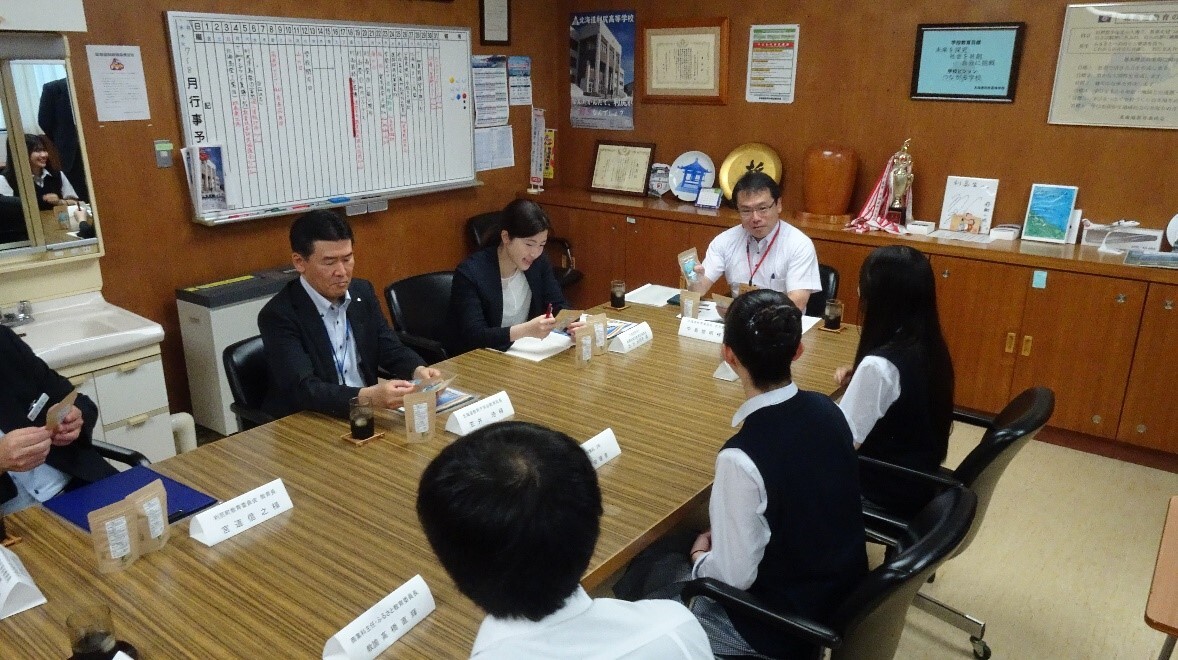 中島教育長による教育行政視察_2_利尻高校8.JPG