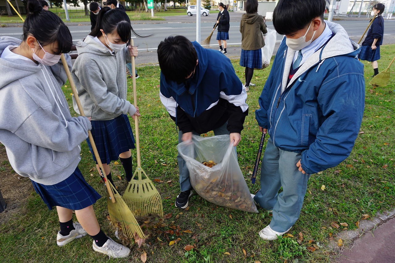 司会進行「千歳高校学校推進委員」